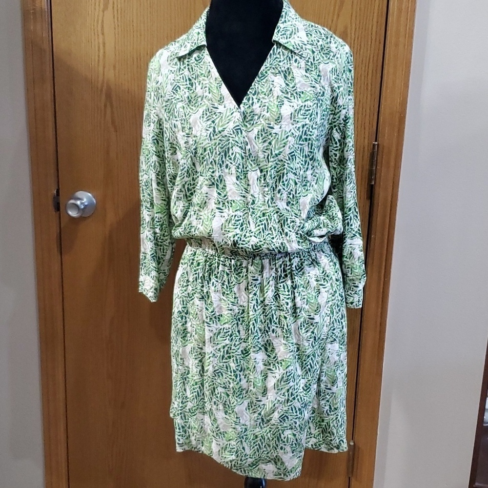 Cabi 3/4 sleeve faux wrap green tan leaf pattern mini dress - Picture 1 of 8